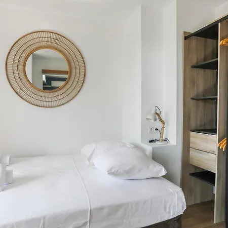 Appartement Superbe Avec Terrasse Et Parking - - Welkeys Antibes
